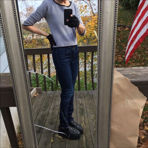 Express Pull Over Top - Picture 6 of 7